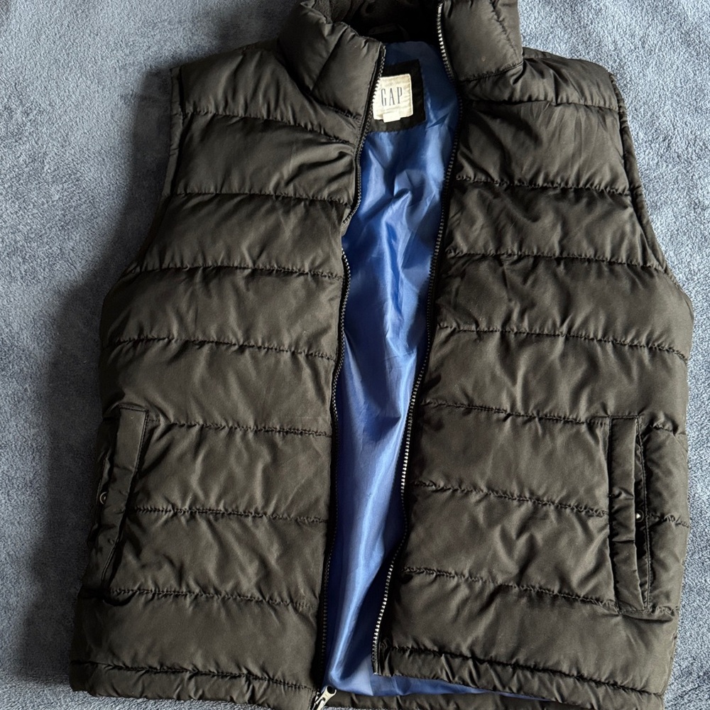 GAP Men's Dark Olive Puffer Vest